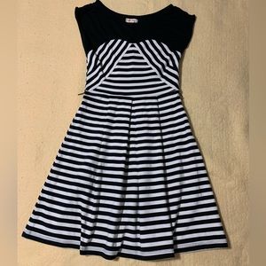 Juniors Black and white striped zip up dress